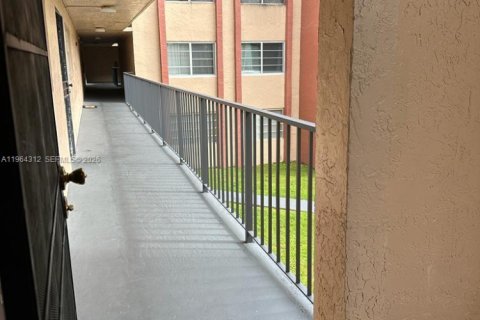 Appartement à louer à Miami, Floride: 3 chambres, 108.42 m2 № 2026762 - photo 8