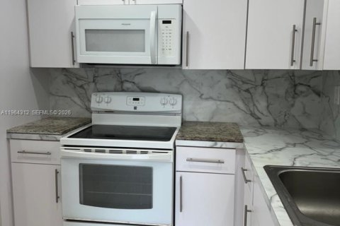 Appartement à louer à Miami, Floride: 3 chambres, 108.42 m2 № 2026762 - photo 18