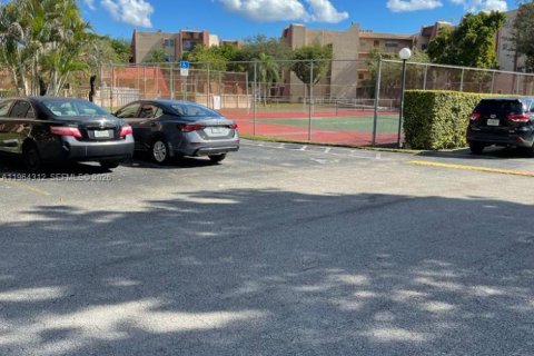 Appartement à louer à Miami, Floride: 3 chambres, 108.42 m2 № 2026762 - photo 2