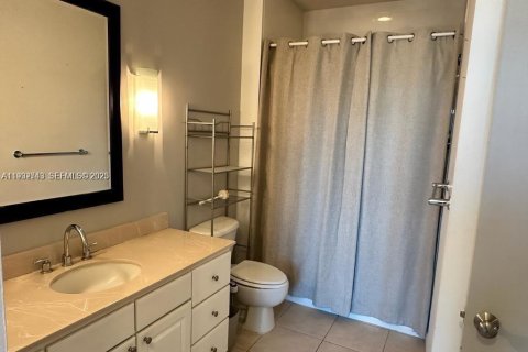 Снять в аренду кондоминиум в Майами, Флорида 1 спальня, 66.15м2, № 1991652 - фото 11