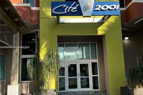 Снять в аренду кондоминиум в Майами, Флорида 1 спальня, 66.15м2, № 1991652 - фото 1