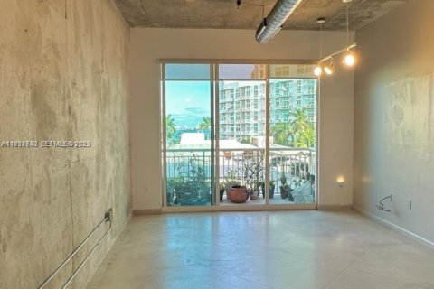 Снять в аренду кондоминиум в Майами, Флорида 1 спальня, 66.15м2, № 1991652 - фото 7