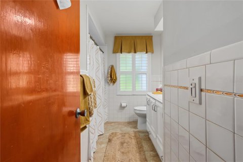 House in Brandon, Florida 4 bedrooms, 208.57 sq.m. № 2287875 - photo 29