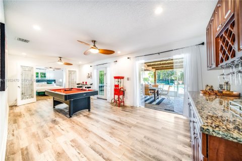 House in Pompano Beach, Florida 4 bedrooms, 163.14 sq.m. № 2006683 - photo 23