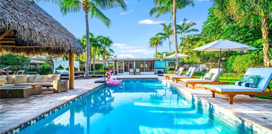 House in Pompano Beach, Florida 4 bedrooms, 163.14 sq.m. № 2006683