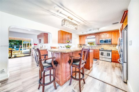 House in Pompano Beach, Florida 4 bedrooms, 163.14 sq.m. № 2006683 - photo 19