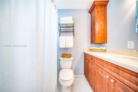 House in Pompano Beach, Florida 4 bedrooms, 163.14 sq.m. № 2006683 - photo 17