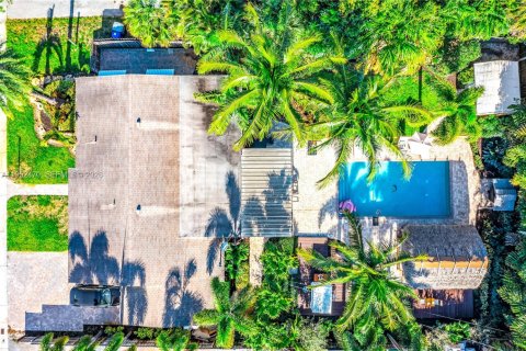 House in Pompano Beach, Florida 4 bedrooms, 163.14 sq.m. № 2006683 - photo 30