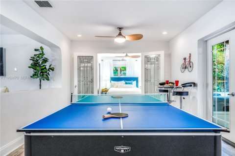 House in Pompano Beach, Florida 4 bedrooms, 163.14 sq.m. № 2006683 - photo 24