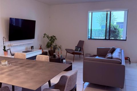 Touwnhouse à vendre à Doral, Floride: 3 chambres, 149.02 m2 № 2016206 - photo 3