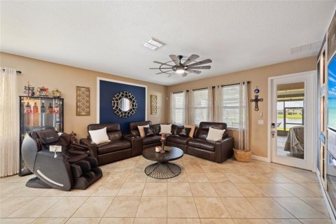 House in Riverview, Florida 5 bedrooms, 356.19 sq.m. № 1900277 - photo 13