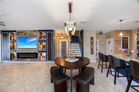 House in Riverview, Florida 5 bedrooms, 356.19 sq.m. № 1900277 - photo 11