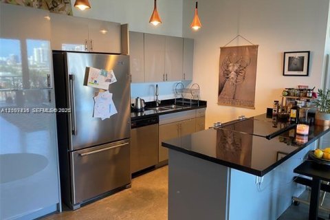 Condo in Miami, Florida, 2 bedrooms № 2170826 - photo 5
