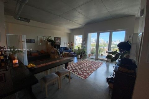 Condo in Miami, Florida, 2 bedrooms № 2170826 - photo 3