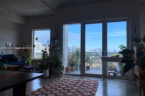 Condo in Miami, Florida, 2 bedrooms № 2170826 - photo 10