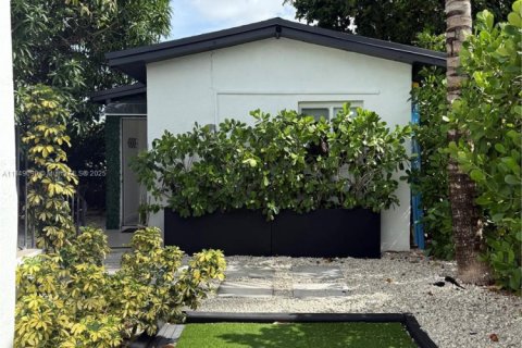 Immobilier commercial à louer à Miami, Floride: 1 chambre, 37.16 m2 № 1977540 - photo 1