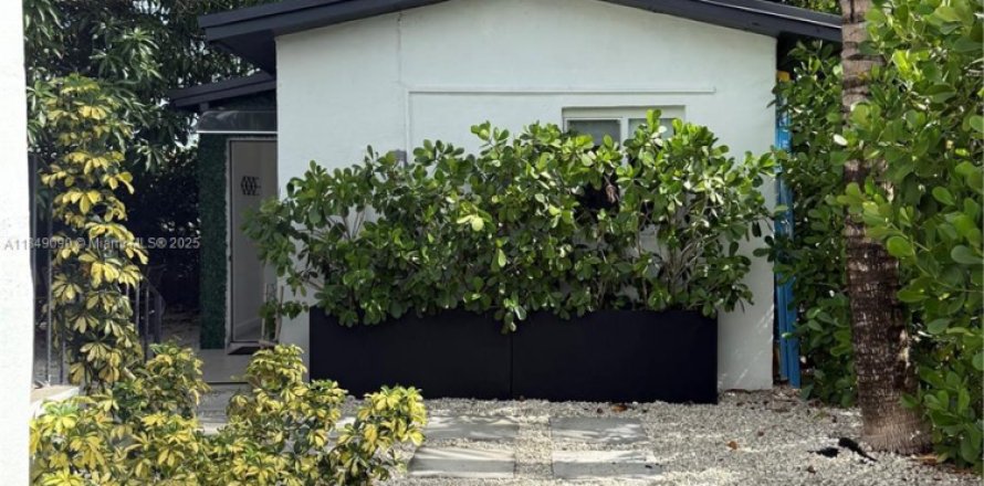 Immobilier commercial à Miami, Floride 1 chambre, 37.16 m2 № 1977540