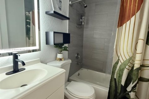 Immobilier commercial à louer à Miami, Floride: 1 chambre, 37.16 m2 № 1977540 - photo 15