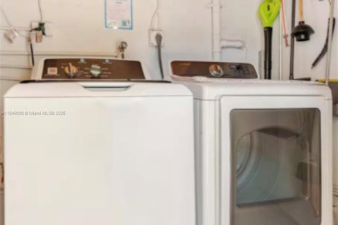 Immobilier commercial à louer à Miami, Floride: 1 chambre, 37.16 m2 № 1977540 - photo 11