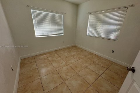 Condo in Miami, Florida, 2 bedrooms № 1863067 - photo 8