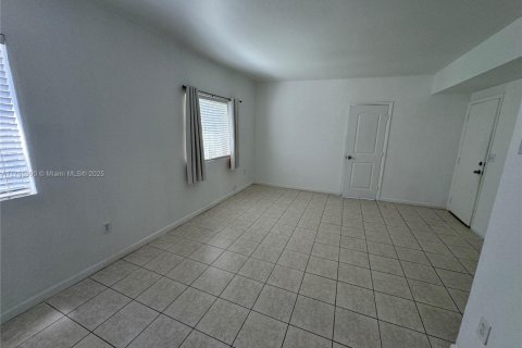 Condo in Miami, Florida, 2 bedrooms № 1863067 - photo 3