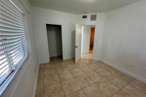 Condo in Miami, Florida, 2 bedrooms № 1863067 - photo 9