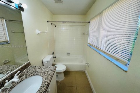 Condominio en venta en Oakland Park, Florida, 2 dormitorios, 101.82 m2 № 1776156 - foto 26