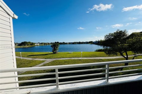 Condominio en venta en Oakland Park, Florida, 2 dormitorios, 101.82 m2 № 1776156 - foto 4