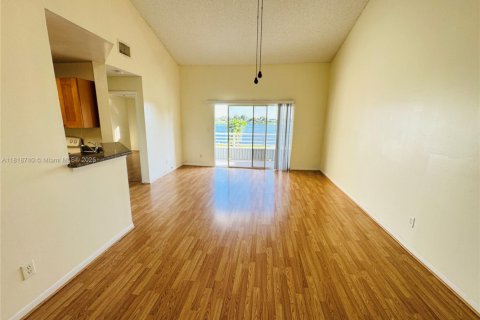Condominio en venta en Oakland Park, Florida, 2 dormitorios, 101.82 m2 № 1776156 - foto 2