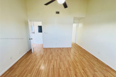 Condominio en venta en Oakland Park, Florida, 2 dormitorios, 101.82 m2 № 1776156 - foto 22