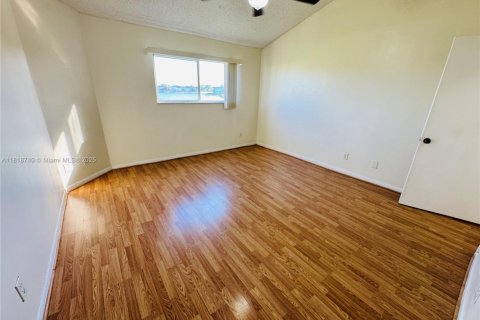 Condominio en venta en Oakland Park, Florida, 2 dormitorios, 101.82 m2 № 1776156 - foto 21