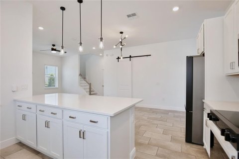 Casa en alquiler en Orlando, Florida, 3 dormitorios, 188.41 m2 № 1906457 - foto 9