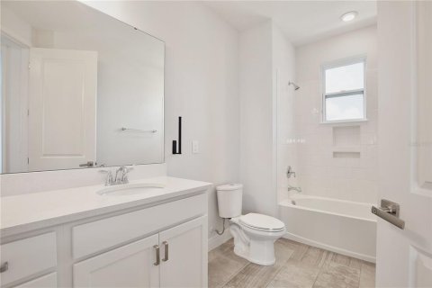 Casa en alquiler en Orlando, Florida, 3 dormitorios, 188.41 m2 № 1906457 - foto 19