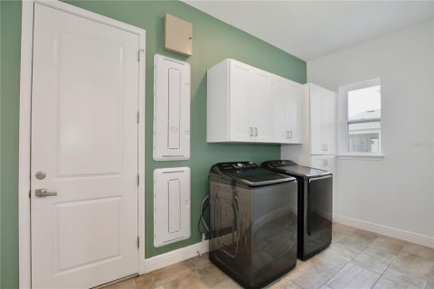 Casa en alquiler en Orlando, Florida, 3 dormitorios, 188.41 m2 № 1906457 - foto 22