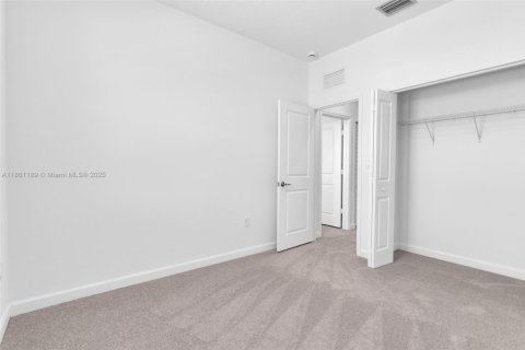 Снять в аренду таунхаус в Хомстед, Флорида 3 спальни, 138.33м2, № 1961212 - фото 24