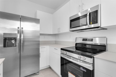 Снять в аренду таунхаус в Хомстед, Флорида 3 спальни, 138.33м2, № 1961212 - фото 12