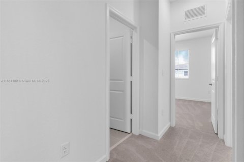 Снять в аренду таунхаус в Хомстед, Флорида 3 спальни, 138.33м2, № 1961212 - фото 13