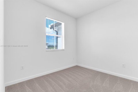 Снять в аренду таунхаус в Хомстед, Флорида 3 спальни, 138.33м2, № 1961212 - фото 20