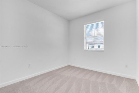 Снять в аренду таунхаус в Хомстед, Флорида 3 спальни, 138.33м2, № 1961212 - фото 23