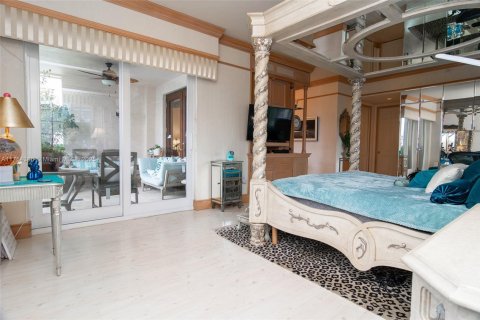 Снять в аренду кондоминиум в Майами-Бич, Флорида 3 спальни, 291.71м2, № 1985354 - фото 19