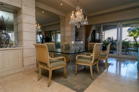 Снять в аренду кондоминиум в Майами-Бич, Флорида 3 спальни, 291.71м2, № 1985354 - фото 7