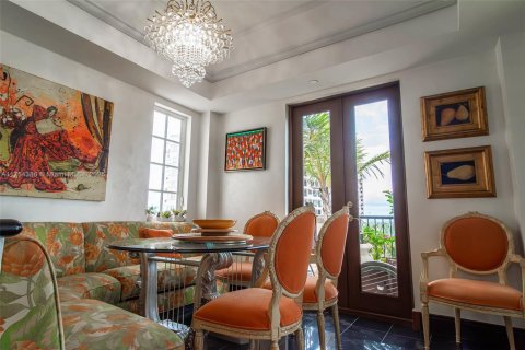 Снять в аренду кондоминиум в Майами-Бич, Флорида 3 спальни, 291.71м2, № 1985354 - фото 12