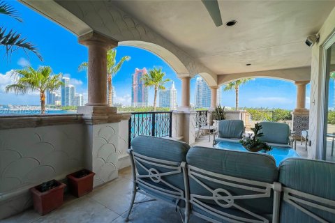 Снять в аренду кондоминиум в Майами-Бич, Флорида 3 спальни, 291.71м2, № 1985354 - фото 28