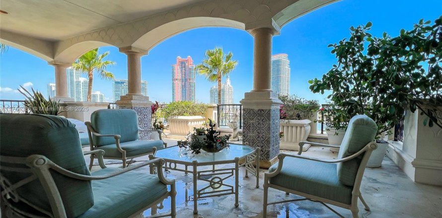 Кондоминиум с 3 спальнями в Майами-Бич, Флорида № 1985354