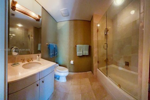 Снять в аренду кондоминиум в Майами-Бич, Флорида 3 спальни, 291.71м2, № 1985354 - фото 30