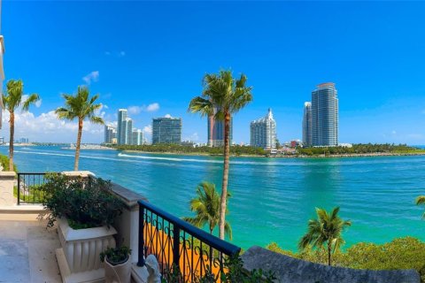 Снять в аренду кондоминиум в Майами-Бич, Флорида 3 спальни, 291.71м2, № 1985354 - фото 29