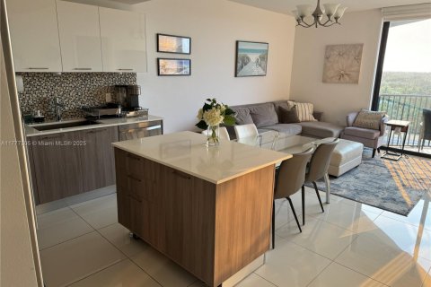 Condo in Doral, Florida, 1 bedroom  № 1963040 - photo 1