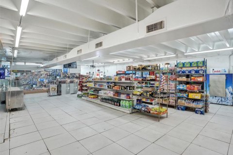 Propiedad comercial en venta en Fort Lauderdale, Florida № 1864185 - foto 19