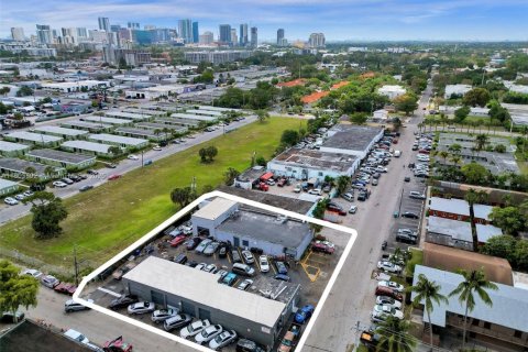 Propiedad comercial en venta en Fort Lauderdale, Florida № 1864185 - foto 3