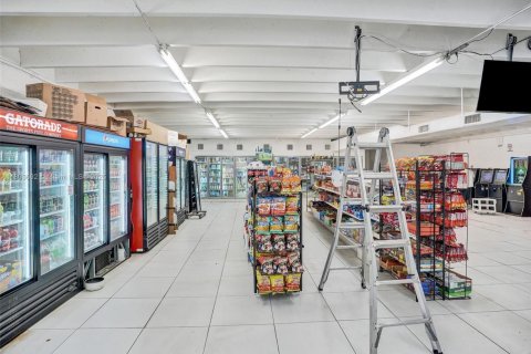 Propiedad comercial en venta en Fort Lauderdale, Florida № 1864185 - foto 17